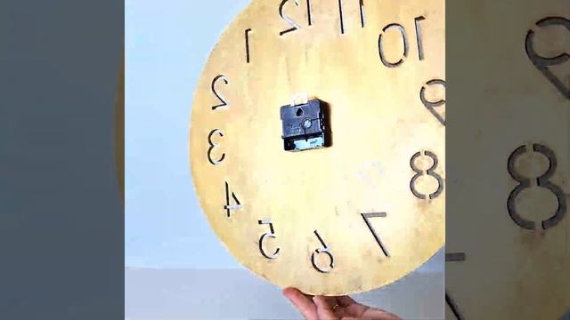 Настенные часы 40 см с текстурой смотреть онлайн