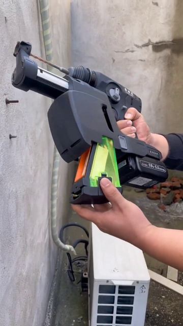 Khoan pin có hút bụi смотреть онлайн