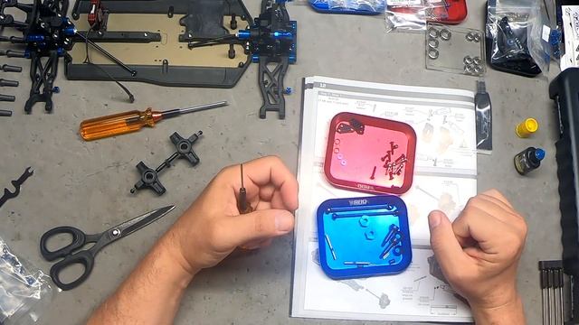 Building a Team Associated RC10 B74.1D Team Kit 1/10 4wd RC Buggy - Pt. 6 смотреть онлайн