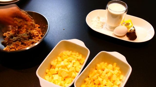Apple crumble /wie Apfelkuchen/mit selbstgemachter Vanillesoße und Mandel Streusel😍 ruckizuck Rezep смотреть онлайн
