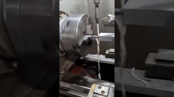 Сверление  наварным сверлом на токарном станке