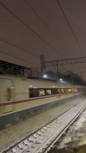 ЭВС1-?? "Сапсан" с сообщением Санкт-Петербург-Москва на пл.Останкино #ржд #жд #эвс1 #shorts смотреть онлайн