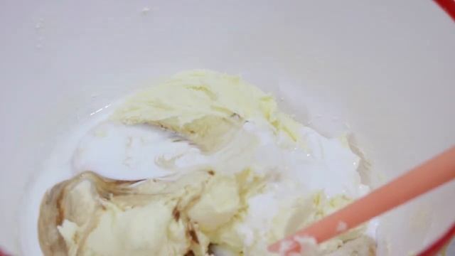 Easy homemade white forest cake and creamy buttercream recipe смотреть онлайн
