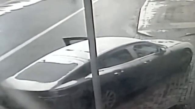 Оперативники столицы задержали подозреваемого в краже из машины смотреть онлайн