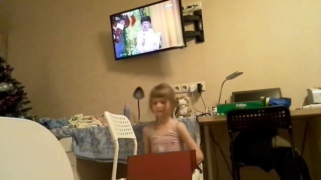 Разбираем игрушки смотреть онлайн