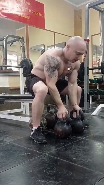 #гири #гириспортсильных #гиревоежонглирование #гиря #хочуврек #казакфролово #спортвреки #мойспорт смотреть онлайн