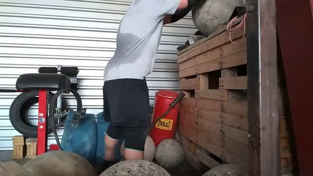 Strongman Offseason-240# Stone x 6. 12/16/17 смотреть онлайн
