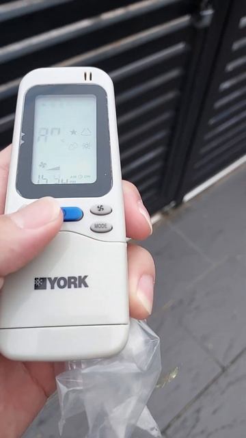 faulty York Air conditioner remote control смотреть онлайн