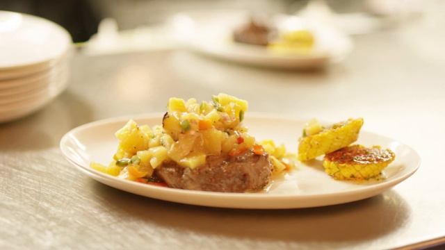 The Hall Bar & Grill - Lunch - The Classic Lunch смотреть онлайн