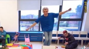 Это старая видео Влада А4  24 часа в садике