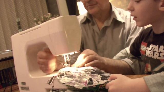 Денис шьёт подарок для мамы смотреть онлайн