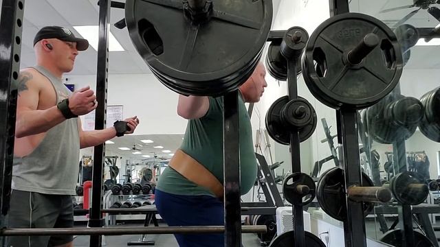 585 lbs (265.4 kgs) squat 52 years old смотреть онлайн