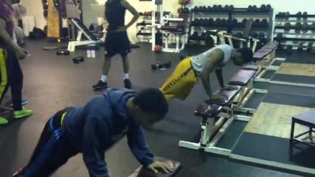 Coach.D weight room training смотреть онлайн