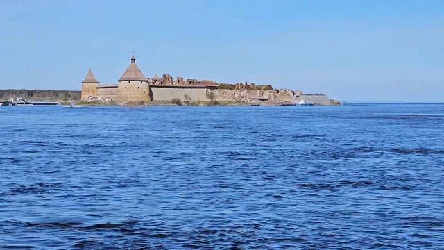 Подплываем к крепости Орешек. смотреть онлайн