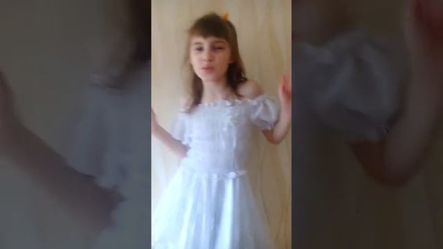 Карина танцует смотреть онлайн