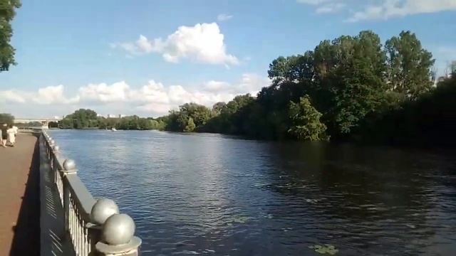 Воскресенье Солнца! Прогулка по набережной Бреста. смотреть онлайн