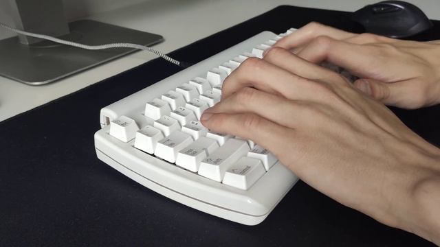 Matias Mini Tactile Pro w/ Alps SKCM Brown | Typing Test смотреть онлайн