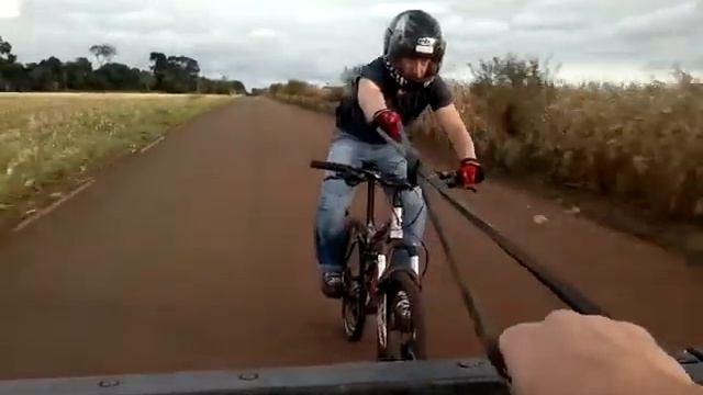 LOCURAGE DE BIKE 143 KM/H смотреть онлайн