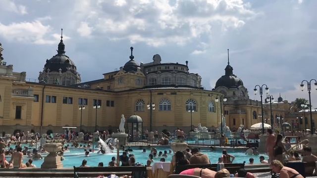 Budapest / Varosliget & Bain Thermal Szechenyi смотреть онлайн