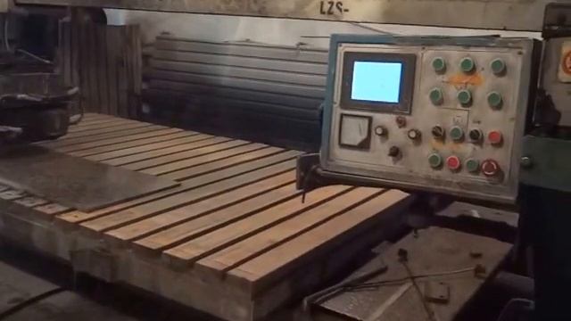 Торцовочный станок LZS-500 (www.domkam.ru) смотреть онлайн