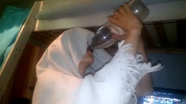 Drinking 1,5 L of water for Gaben смотреть онлайн