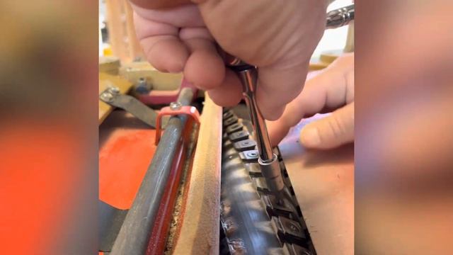 Maintenance on a Powermatic 209 Planer with Helical Cutter Head смотреть онлайн