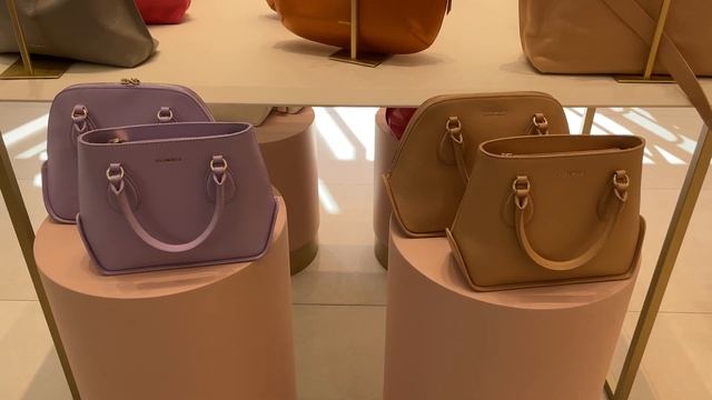 ШОППИНГ В ИТАЛИИ 👜 КОЖАНЫЕ СУМКИ COCCINELLE, FURLA 👜 ЛЕТНИЕ СКИДКИ 2024 смотреть онлайн