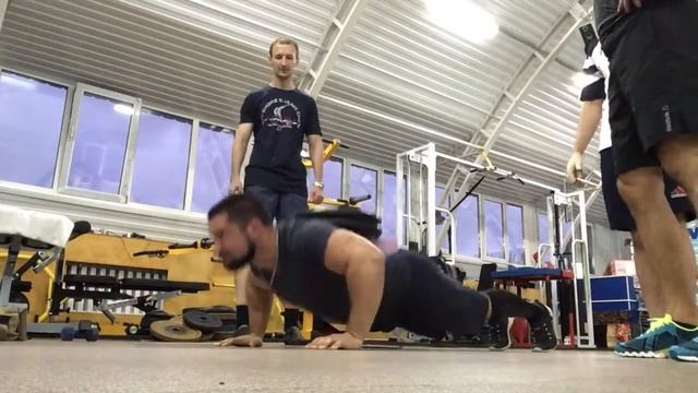 ОТЖИМАНИЯ + 40 кг НА МАКСИМУМ - свой вес 93 кг смотреть онлайн