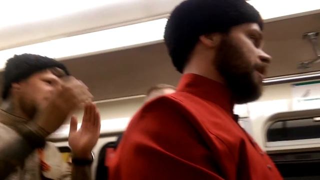 Питер 9 мая В МЕТРО