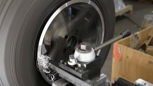 Lenco M200 CNC Mobile Wheel Lathe смотреть онлайн