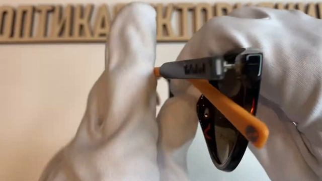 Очки солнцезащитные 9256 52H Timberland c футляром смотреть онлайн