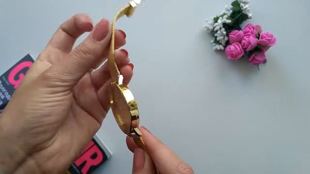 Часы с шикарным золотым ремешком смотреть онлайн