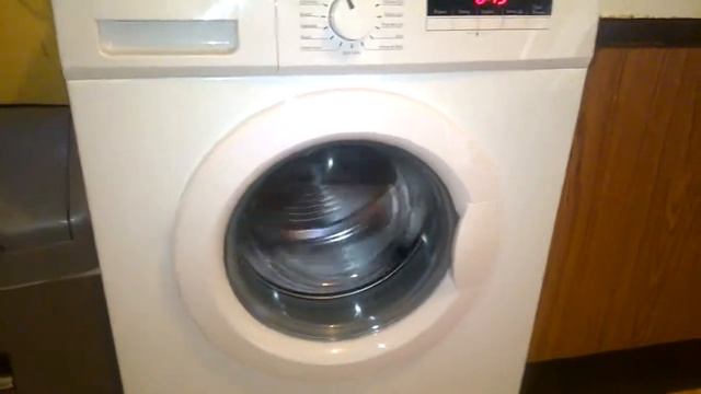 LOGIK Washing Machine Spin out of Balance смотреть онлайн