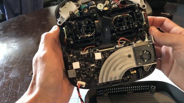 Inspire 2 remote controller disassembly and battery removal смотреть онлайн
