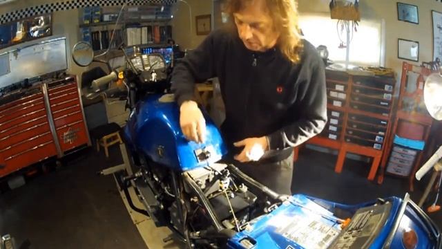 RESTAURACIÓN BMW K75 1987 (Parte 100) | Problema depósito + Cháchara + Carenado y Quilla смотреть онлайн