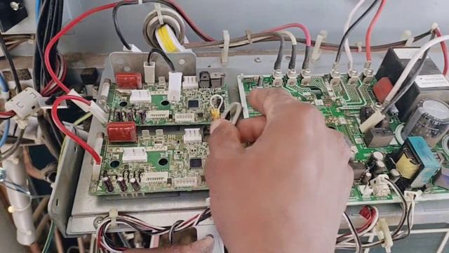 L5 Error in Daikin vrv| inverter pcb faulty | inverter pcb kiese cheng kare | Daikin vrv L5 Error. смотреть онлайн
