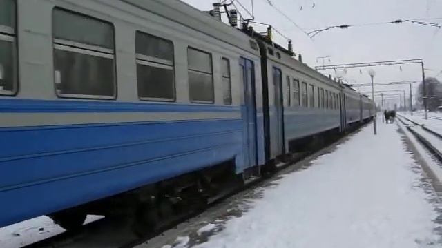 ЭР9м смотреть онлайн