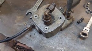 Выбрасывает антифриз из бочка на #камазе. Устраняю одну из причин.