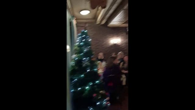Новый год в Амиго 23.12.22 - Ведущий Андрей Поланский смотреть онлайн