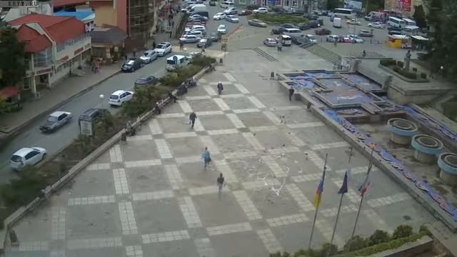 Вебкамера "Площадь Советская". Запись 15.05.2017 11:00:05 смотреть онлайн