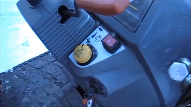 2005 AGCO ST28A Compact Tractor смотреть онлайн