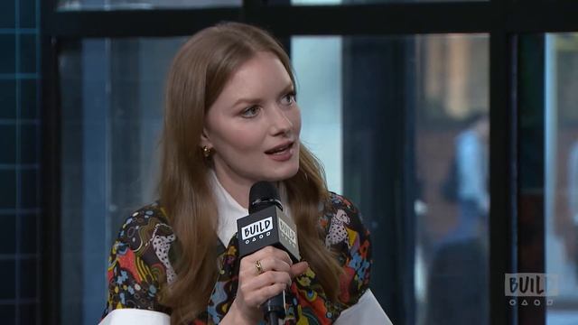 Wrenn Schmidt On Her Character In "The Looming Tower" смотреть онлайн