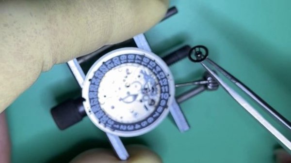 IWC Mark17 repair and disassembly (ETA 2892 servicing)