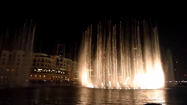 Дубай. Поющие фонтаны / Dubai. Singing fountains. смотреть онлайн