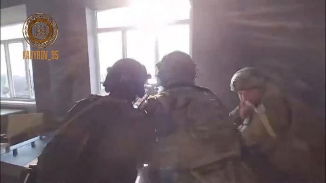 Зачистка жилых кварталов Мариуполя смотреть онлайн