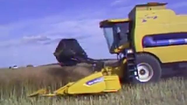 New Holland CSX 7080 смотреть онлайн