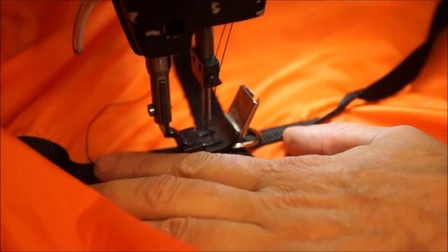 Juki LH-515 With DC servo motor in use смотреть онлайн