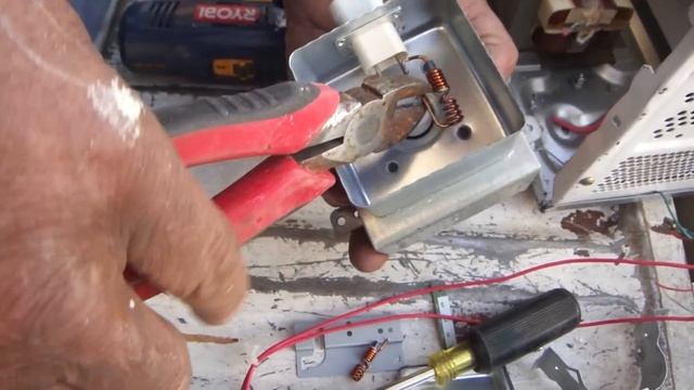 How To Scrap A Microwave Oven For Metals / Money смотреть онлайн