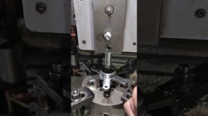 Нарезка внутренних шлицов долбежной головкой.