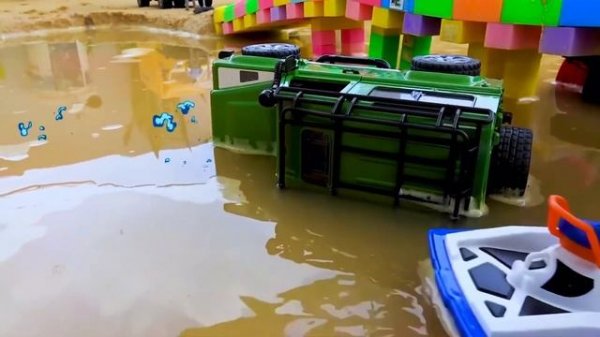 МОЛНИЯ МАКВИН И БОЛЬШОЙ ГРУЗОВИК!Super McQueen!Мультики для детей